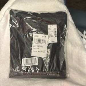 The Children’s Place boys V neck T shirts XXL/16. 2 pack. New with tags